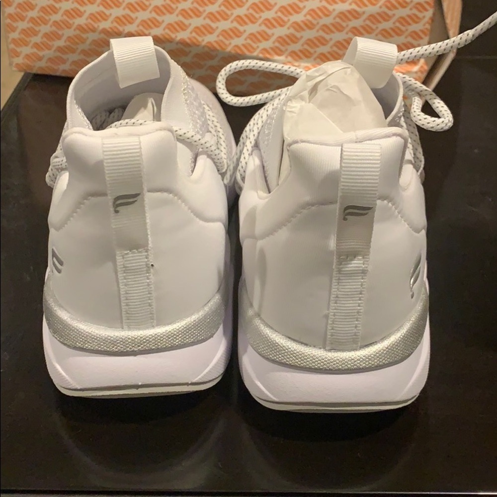 Fabletics White Running Shoes - Picture 3 of 7